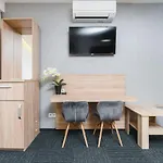 Aron - By Upstairs Апартаменты Краков