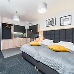 Aron - By Upstairs Апартаменты Краков