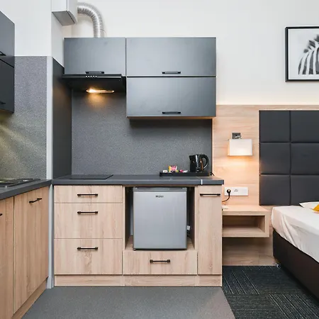 Aron - By Upstairs Apartmán *