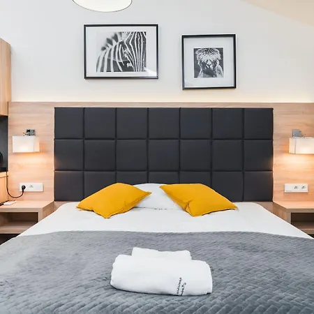 Aron - By Upstairs Apartmán