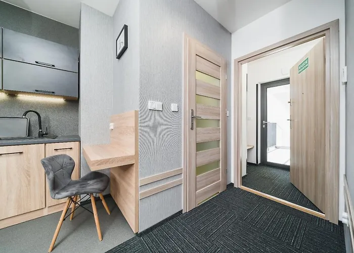 Aron - By Upstairs Cracovia