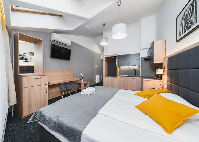 Aron - By Upstairs * Cracovia