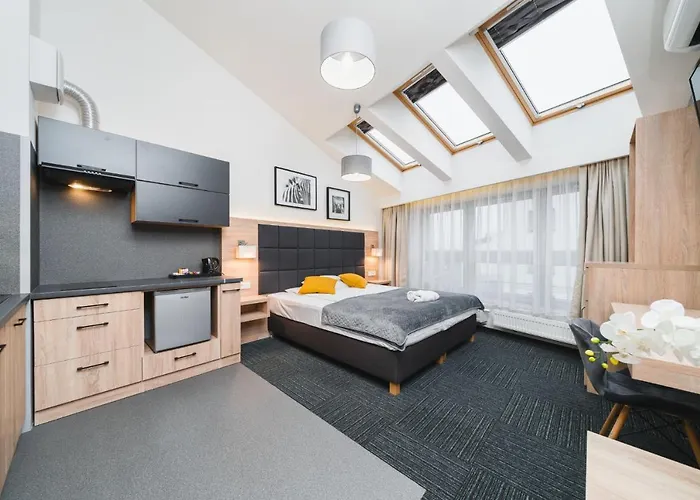 Aron - By Upstairs Cracovia