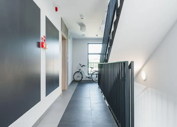 Aron - By Upstairs Cracovia