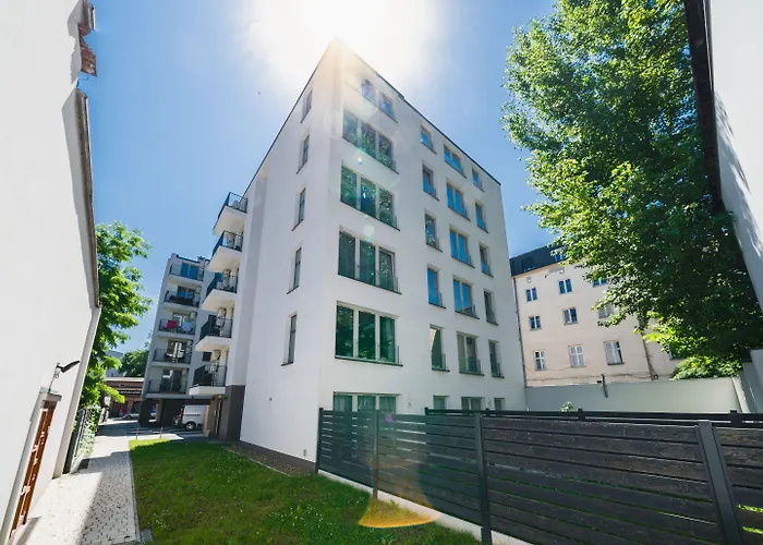 Aron - By Upstairs Cracovia